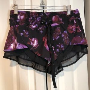 Dark Bloom Fly Away Run Short